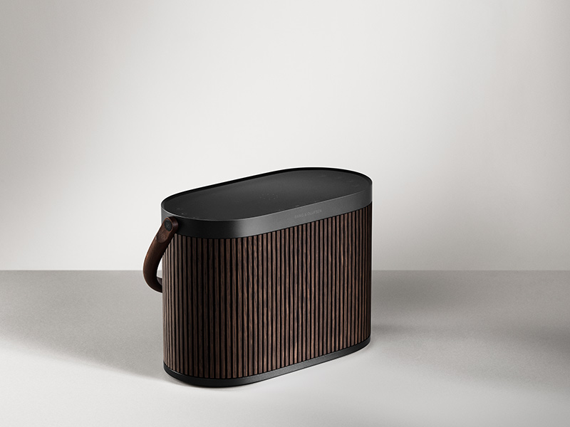 علامة BanG & Olufsen تطلق مكبّر الصوت beosound a5 المستوحة من الماضي والمُصمّم للمستقبل